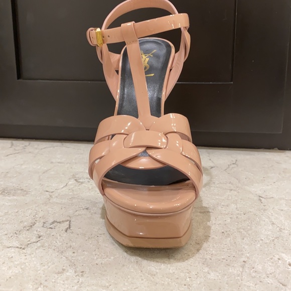 SAINT LAURENT Patent Tribute 75 Platform Sandals - Picture 9 of 16